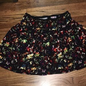 Gap skirt